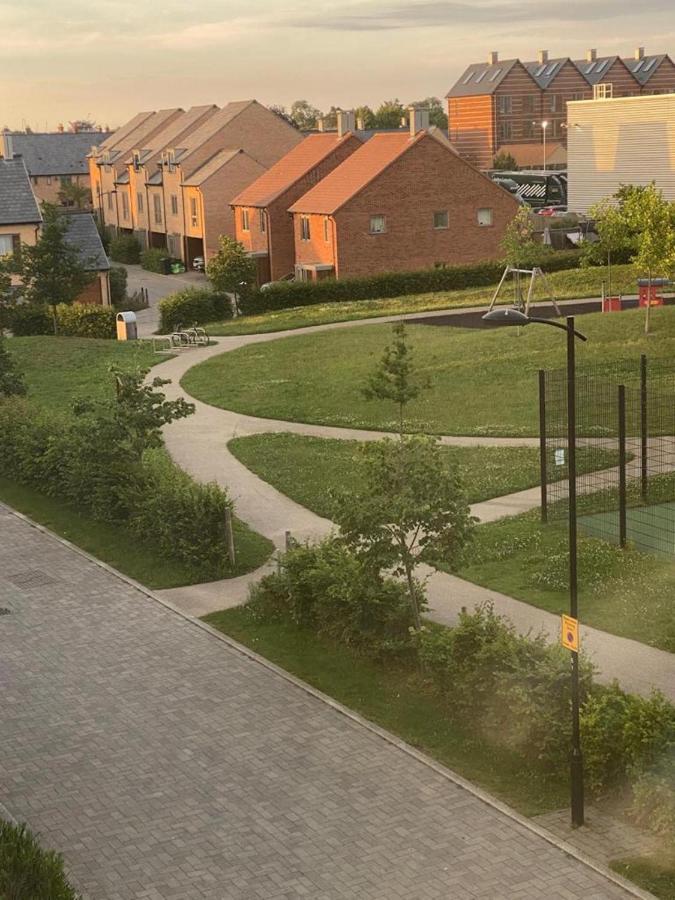 Contemporary Trumpington Apartment With Self Check-In ,Free On-Site Parking, Terrace, Super Fast Wifi & 5 Mins Drive To Papworth & Addenbrookes Hospitals 剑桥 外观 照片