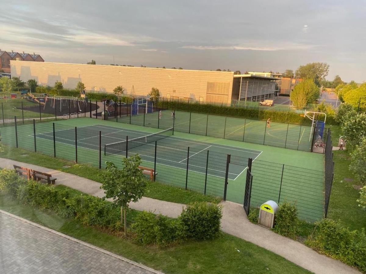 Contemporary Trumpington Apartment With Self Check-In ,Free On-Site Parking, Terrace, Super Fast Wifi & 5 Mins Drive To Papworth & Addenbrookes Hospitals 剑桥 外观 照片