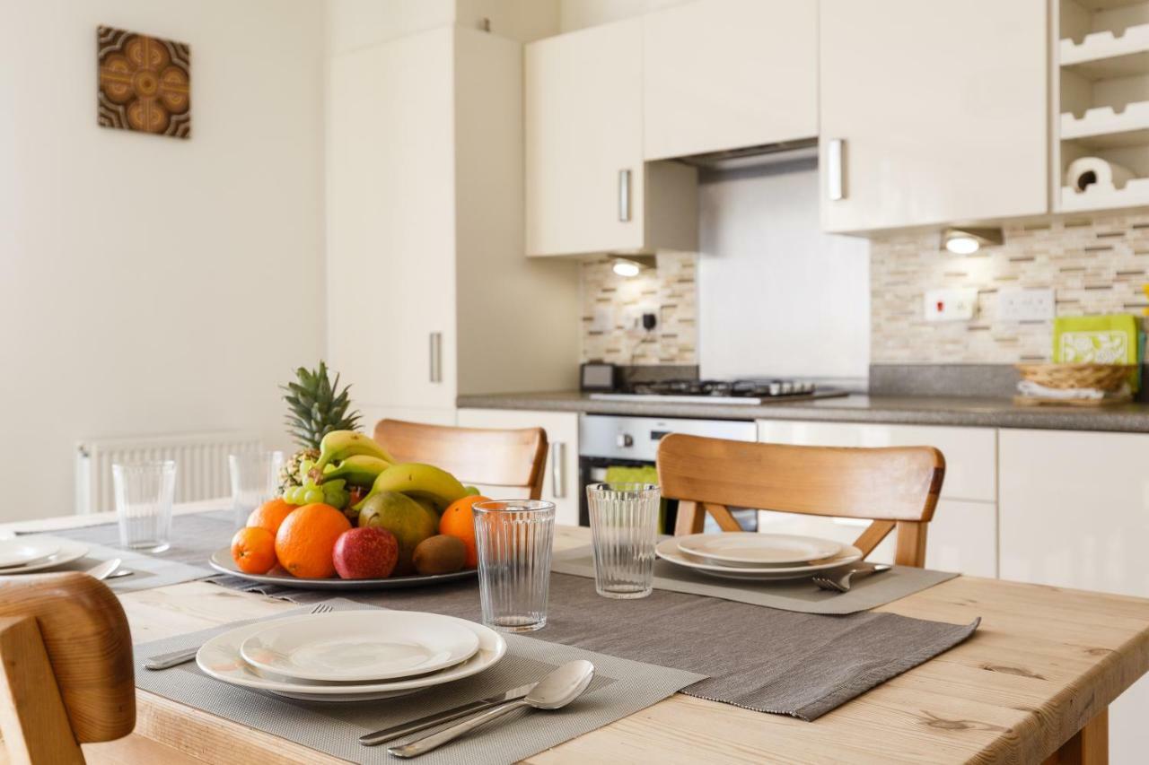 Contemporary Trumpington Apartment With Self Check-In ,Free On-Site Parking, Terrace, Super Fast Wifi & 5 Mins Drive To Papworth & Addenbrookes Hospitals 剑桥 外观 照片