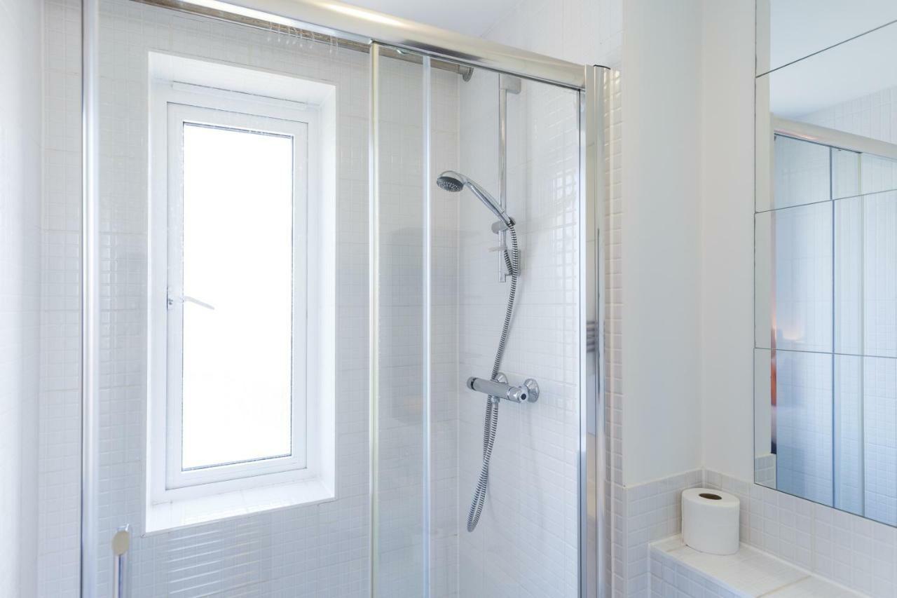Contemporary Trumpington Apartment With Self Check-In ,Free On-Site Parking, Terrace, Super Fast Wifi & 5 Mins Drive To Papworth & Addenbrookes Hospitals 剑桥 外观 照片