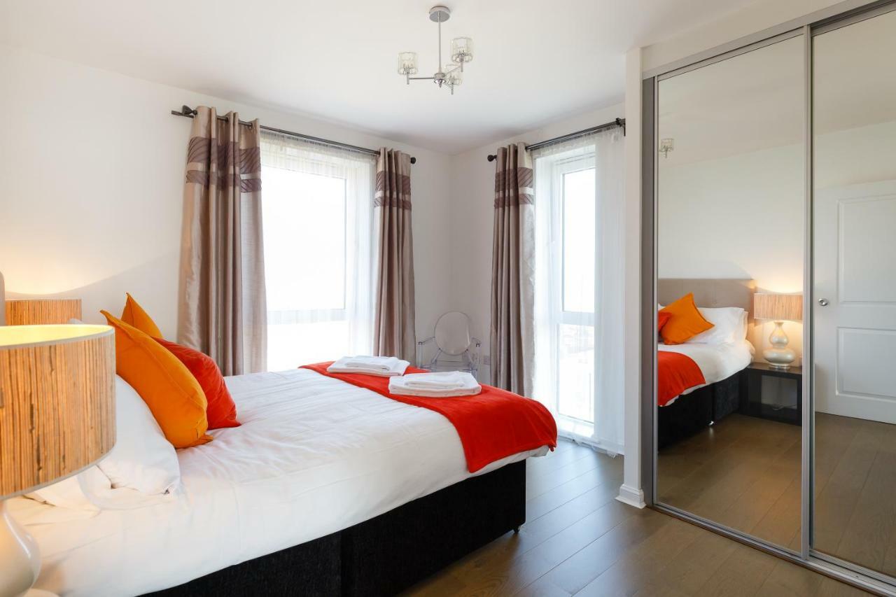 Contemporary Trumpington Apartment With Self Check-In ,Free On-Site Parking, Terrace, Super Fast Wifi & 5 Mins Drive To Papworth & Addenbrookes Hospitals 剑桥 外观 照片
