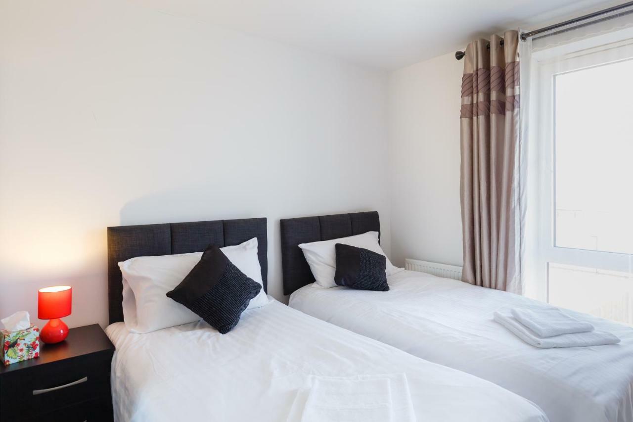 Contemporary Trumpington Apartment With Self Check-In ,Free On-Site Parking, Terrace, Super Fast Wifi & 5 Mins Drive To Papworth & Addenbrookes Hospitals 剑桥 外观 照片